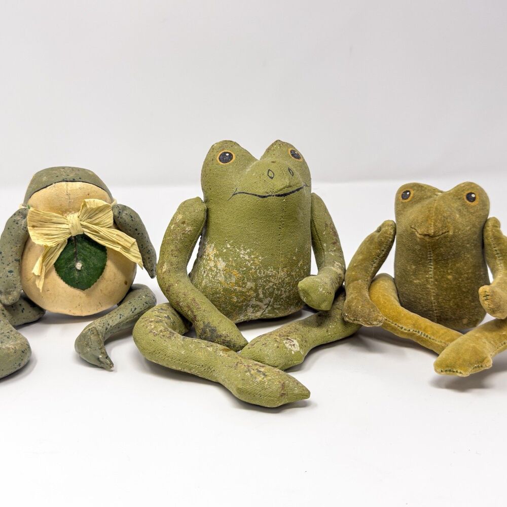 Natalie Silitch Primitive Frog Dolls Set 3 Folk Art Shelf Sitters Handmade